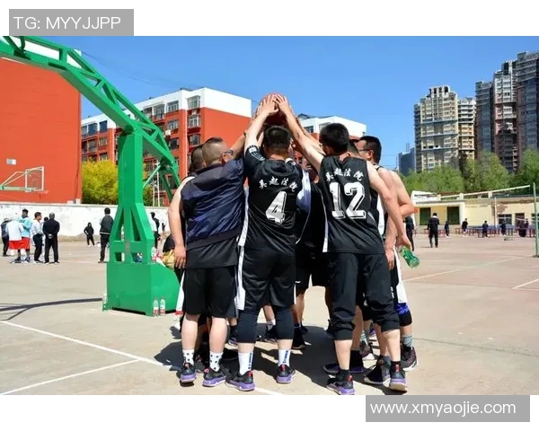 武汉篮球队的耐力之路：从训练到比赛的坚持与拼搏